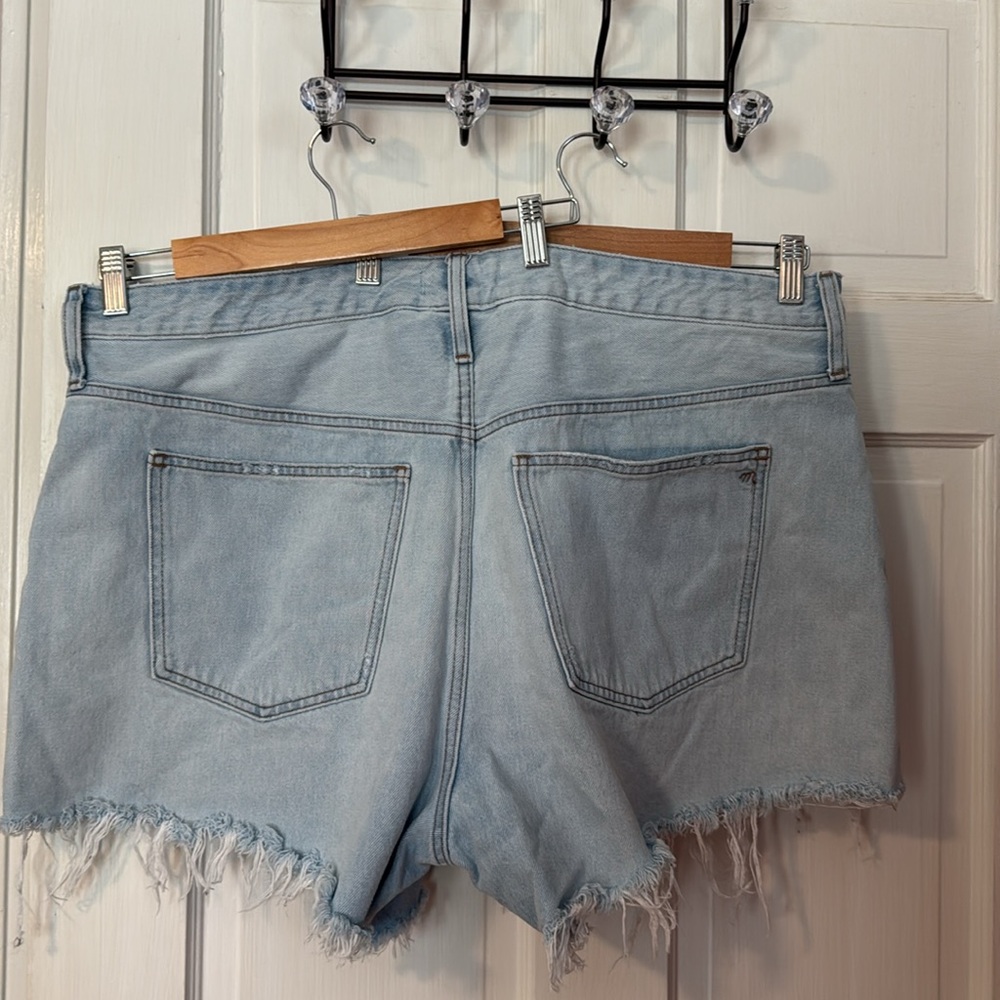 Madewell Relaxed Denim Light Wash Blue Shorts Raw Hem Size 16W - Picture 6 of 11